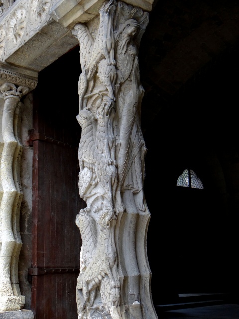 Moissac - Abbaye Saint-Pierre - Porche de l'église - Portail sud - Trumeau -2.JPG