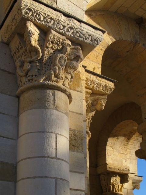 Abbaye de Saint-Benoît-sur-Loire-France.JPG