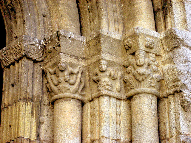 Capitel portal norte catedral urgell1 (2).jpg