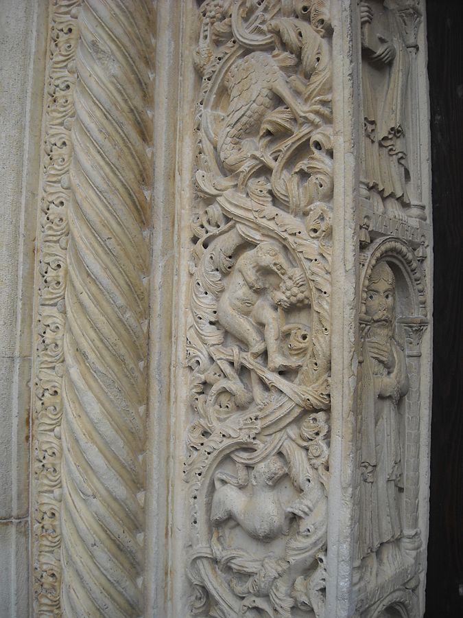 Duomo di Modena, stipite.jpg
