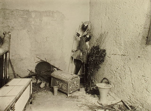 Tutankhamun tomb photographs 2 006