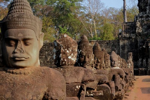 Angkor Thom - Row of Guards